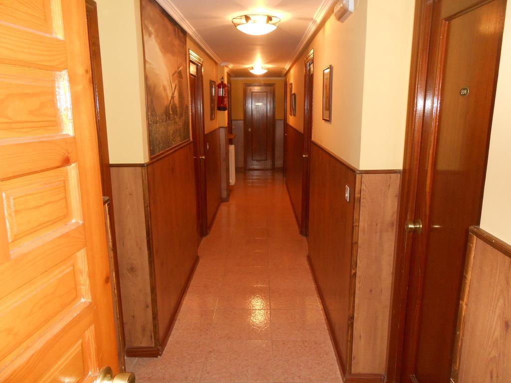 Hostal Restaurante El Abuelo Trobajo Del Camino Buitenkant foto