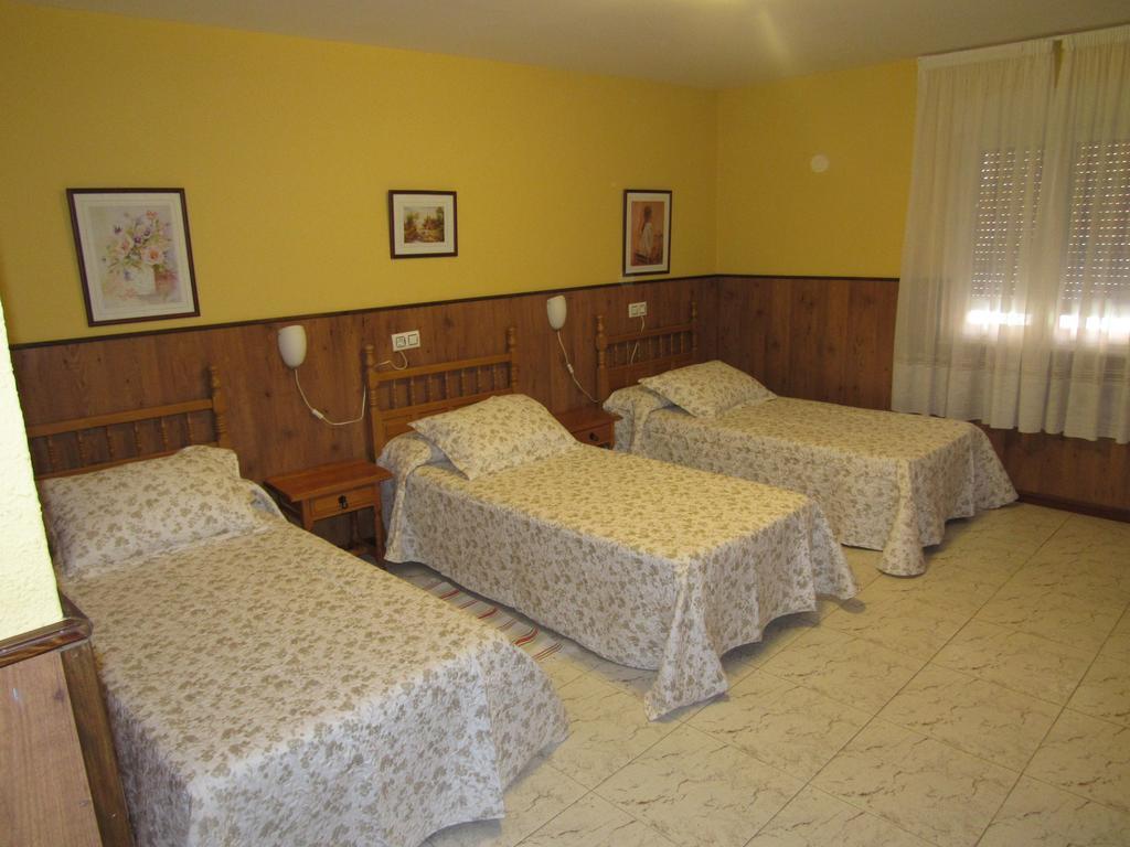 Hostal Restaurante El Abuelo Trobajo Del Camino Buitenkant foto