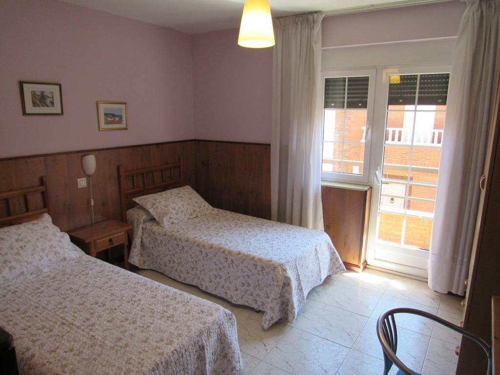 Hostal Restaurante El Abuelo Trobajo Del Camino Buitenkant foto